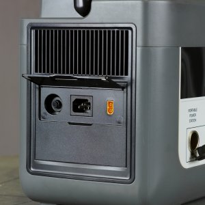 Портативная электростанция FUBAG AS 2400i (аккумулятор LiFePO4) в Саратове фото
